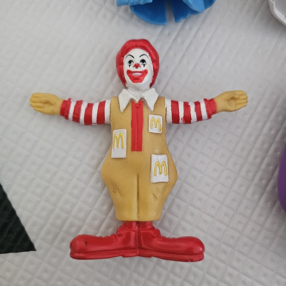 Colorful Character Toy Set - Picture 9 of 11